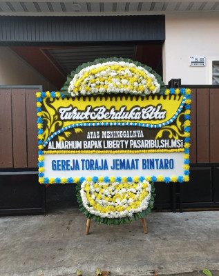 Papan Bunga Duka di Teluk Kabung Selatan