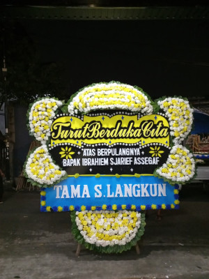 Papan Bunga Duka di Teluk Kabung Selatan